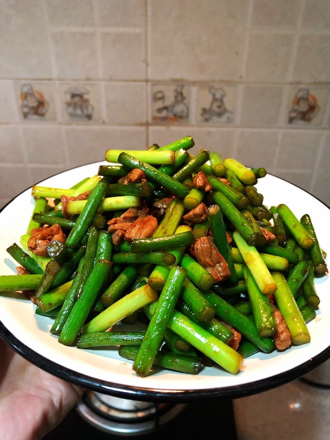 蒜苔怎么做好吃？解锁蒜苔美味的烹饪技巧与秘诀