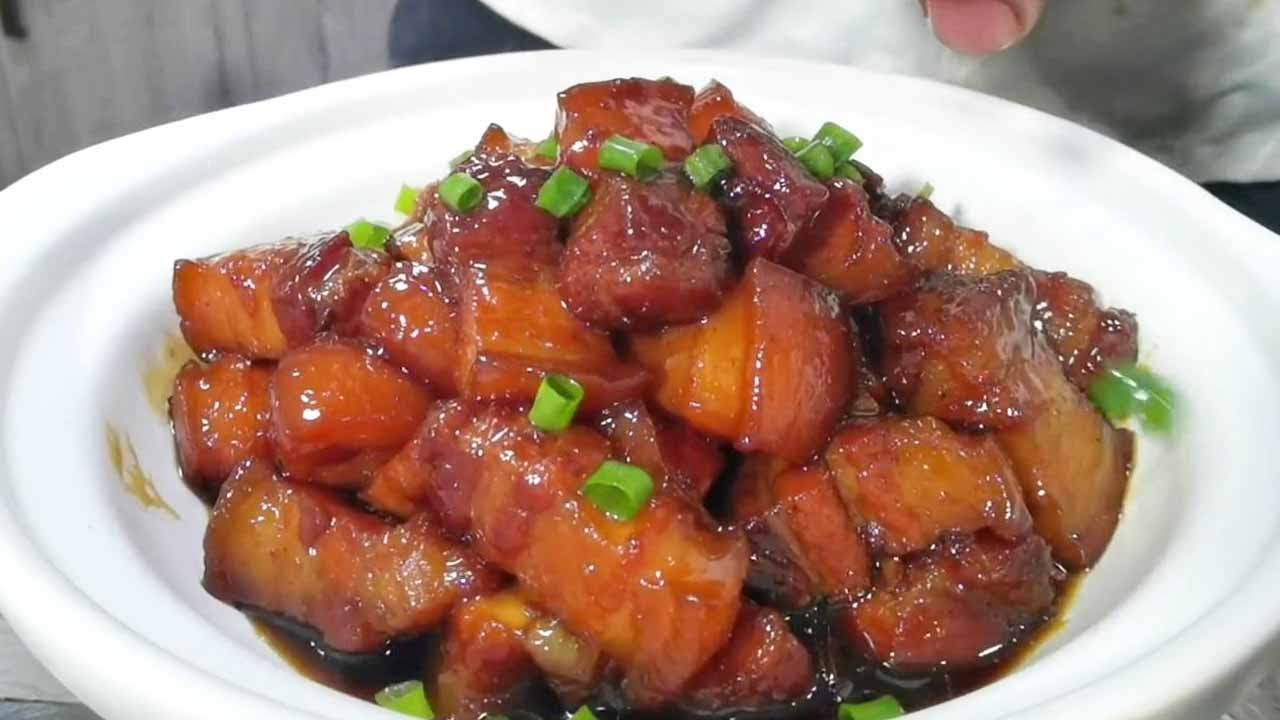 土豆红烧肉怎么做？一份家常美味的详细步骤与技巧