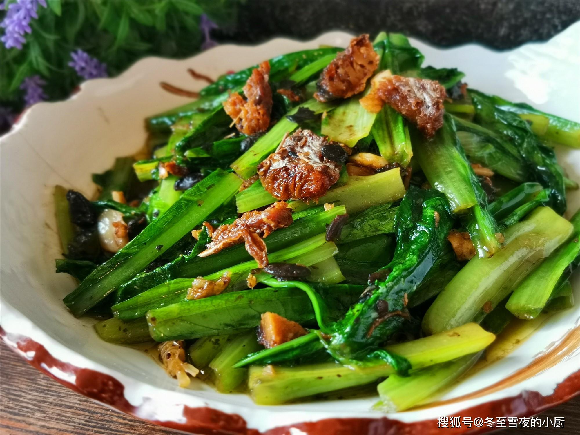 豆豉鲮鱼油麦菜的美味秘诀：简单易学，鲜香可口