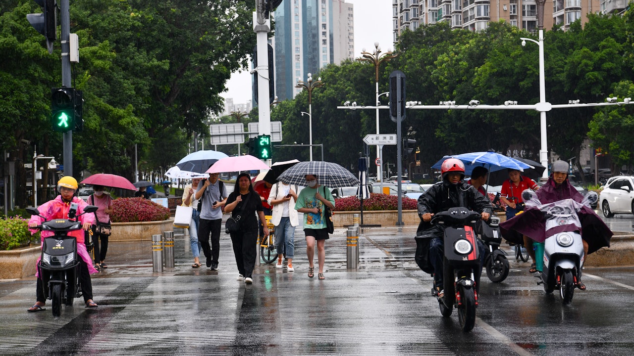 深圳帕卡台风最新消息：风雨来袭，深圳如何应对？